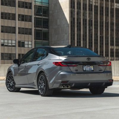 Toyota Camry Luxury - Biểu tượng của sự thành đạt và đẳng cấp doanh nhân.