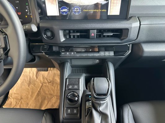 Đầu xe Land Cruiser FJ 2026