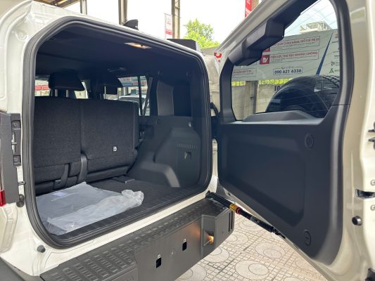 Góc hông xe Land Cruiser FJ