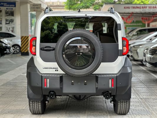 Nội thất khoang lái Land Cruiser FJ 2026